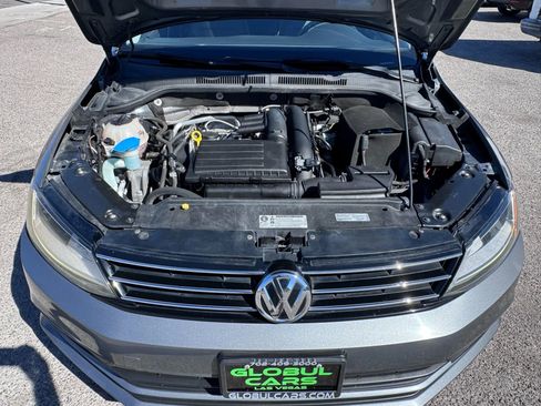 Used 2017 Volkswagen Jetta SE image 29