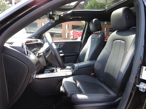 Used 2024 Mercedes-Benz GLB 250 4MATIC image 16