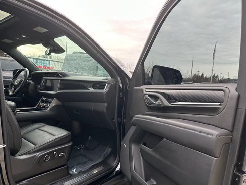Used 2024 GMC Yukon Denali w/ Denali Reserve Package AWD/4WD image 46