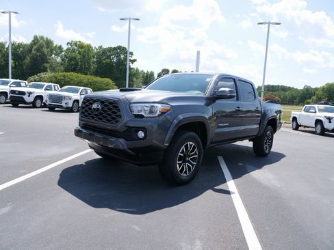Used 2022 Toyota Tacoma TRD Sport image 7