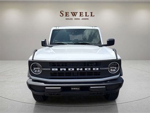 New 2025 Ford Bronco 4-Door image 9