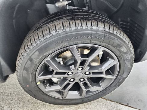 New 2025 Jeep Grand Cherokee L Limited image 35