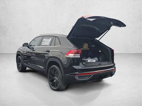 New 2026 Volkswagen Atlas Cross Sport SE image 3