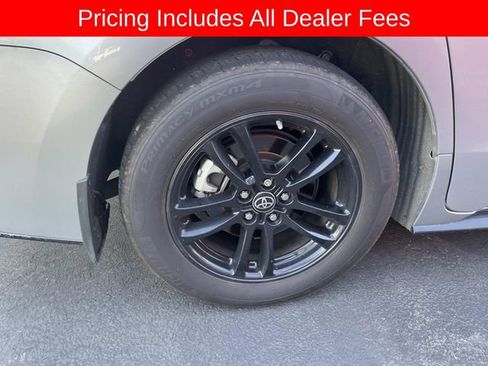 Used 2022 Toyota Sienna XSE AWD/4WD image 11