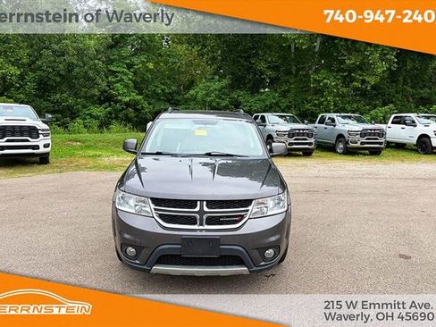 Used 2017 Dodge Journey SXT w/ Comfort/Convenience Group FWD image 2