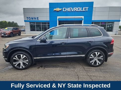 Used 2017 Volkswagen Touareg Wolfsburg Edition AWD/4WD image 2