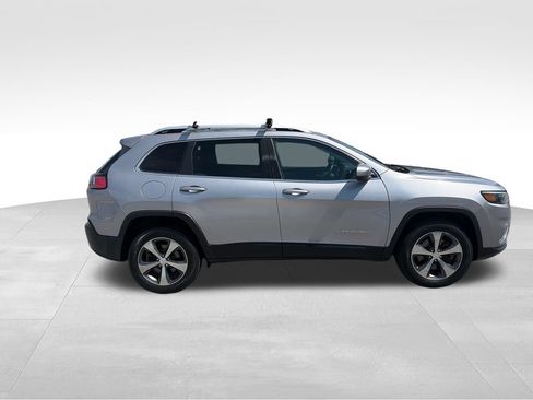 Used 2019 Jeep Cherokee Limited w/ Trailer Tow Group AWD/4WD image 7