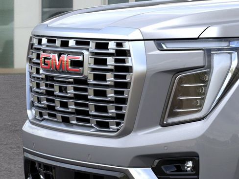 New 2026 GMC Yukon Denali w/ Denali Reserve Package image 13