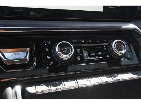 Used 2024 GMC Sierra 1500 Denali Ultimate AWD/4WD image 23