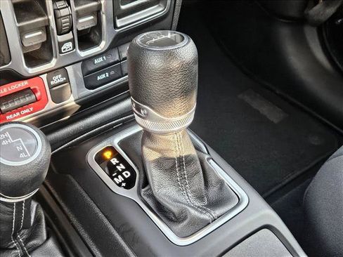 Used 2026 Jeep Gladiator Mojave AWD/4WD image 14