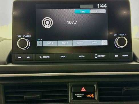 Used 2023 Honda Pilot LX image 17