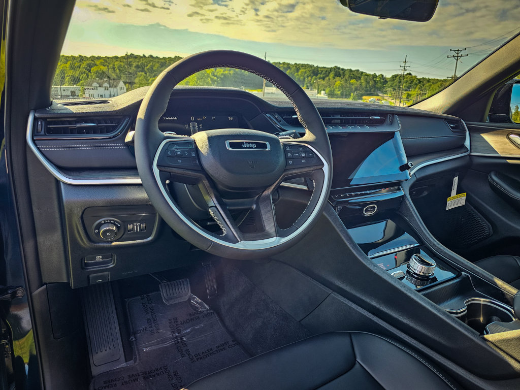 New 2027 Jeep Grand Cherokee Limited AWD/4WD image 14
