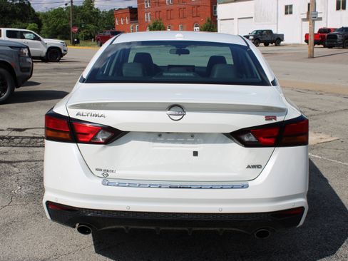 Certified 2023 Nissan Altima 2.5 SR w/ SR Premium Package AWD/4WD image 4