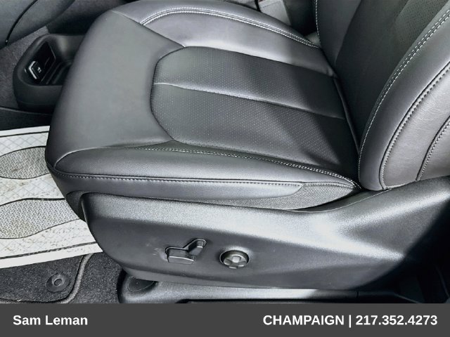 New 2027 Chrysler Pacifica Select FWD image 18