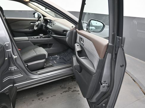 Certified 2023 Nissan Rogue SV image 11