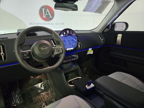 Used 2025 MINI Cooper Countryman S w/ Comfort Package Max image 15