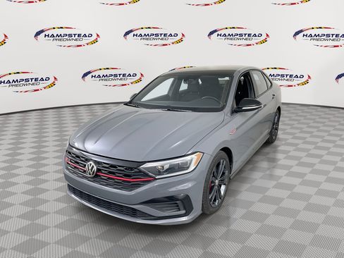 Used 2019 Volkswagen Jetta GLI FWD image 1