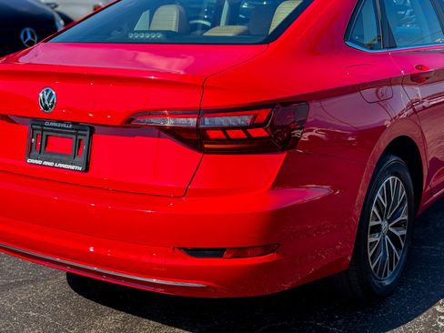 Used 2019 Volkswagen Jetta SE w/ Cold Weather Package FWD image 20