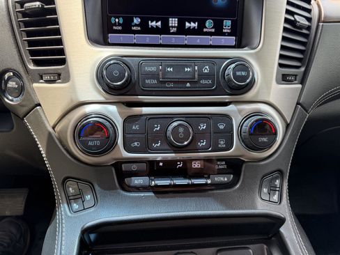 Used 2020 GMC Yukon XL Denali w/ Denali Ultimate Package AWD/4WD image 21