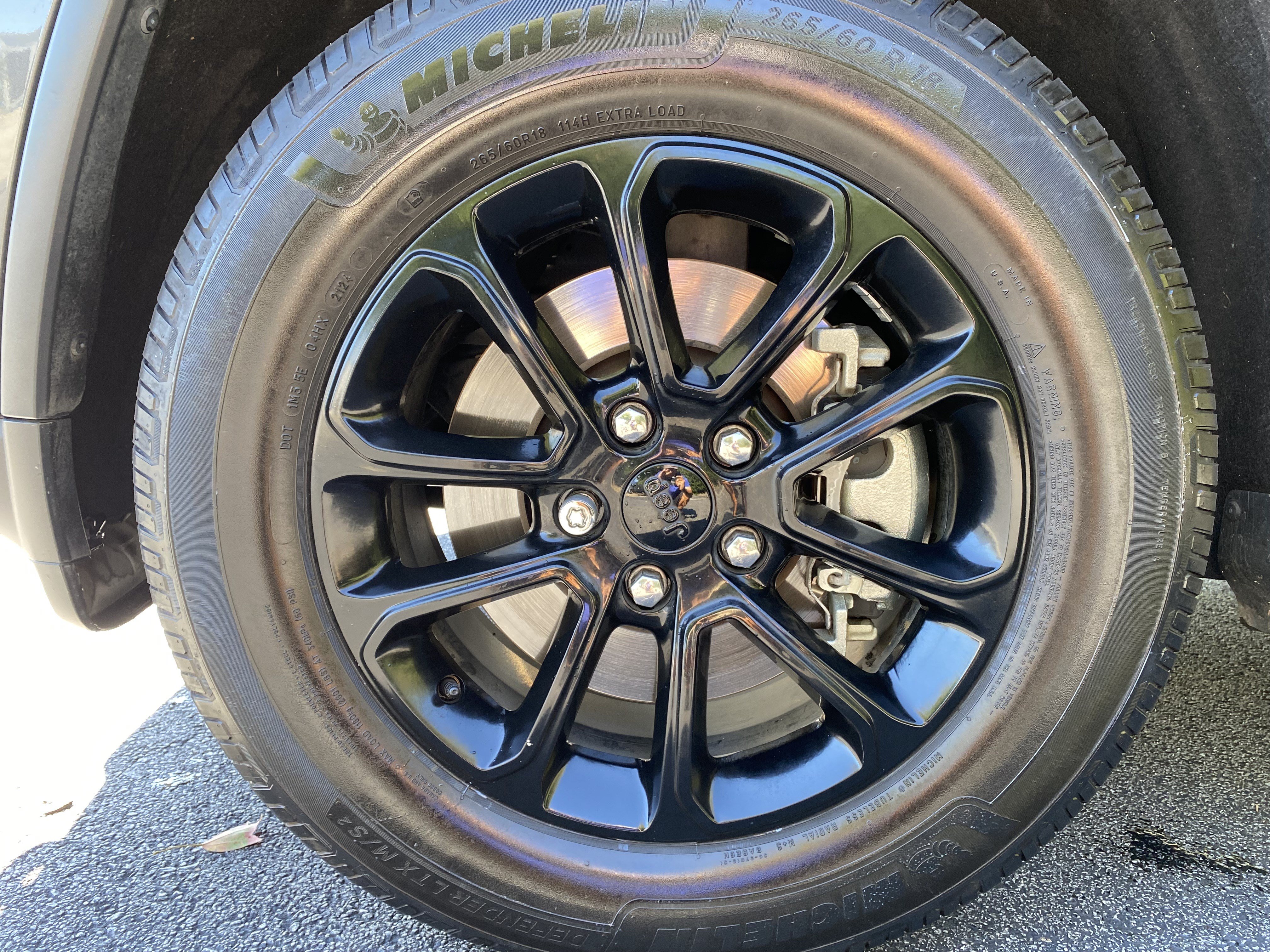 Used 2021 Jeep Grand Cherokee Laredo AWD/4WD image 13