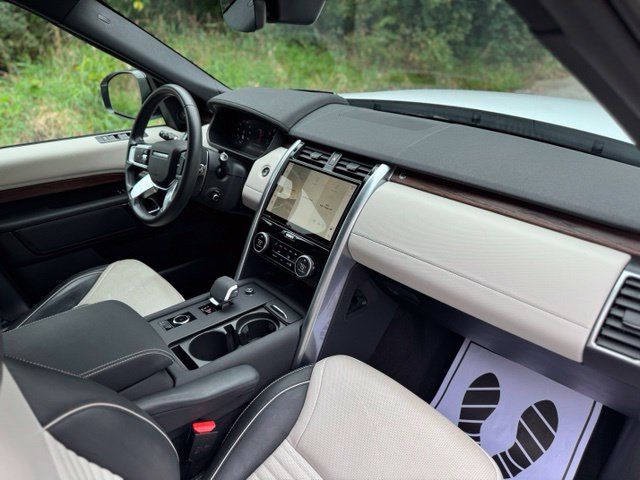 Used 2024 Land Rover Discovery Dynamic SE AWD/4WD image 19