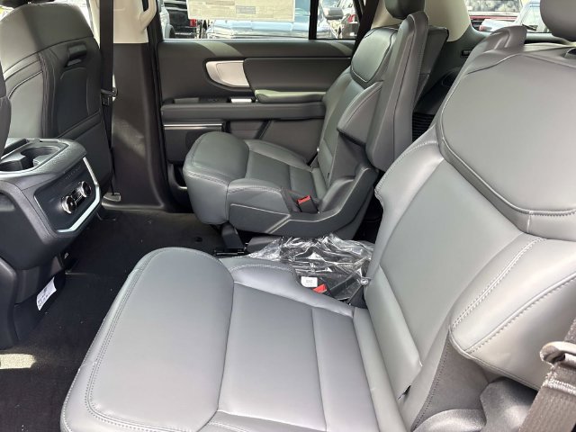 New 2026 Ford Expedition Active RWD image 18