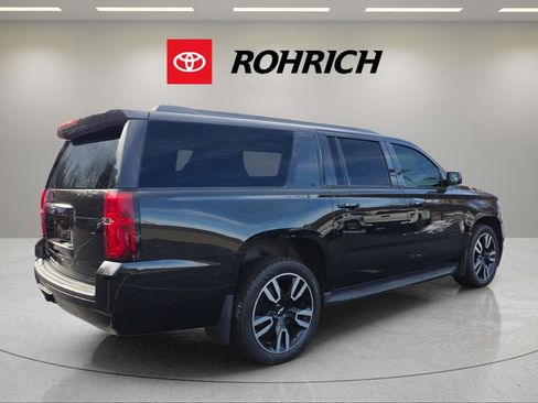 Used 2018 Chevrolet Suburban LT image 5