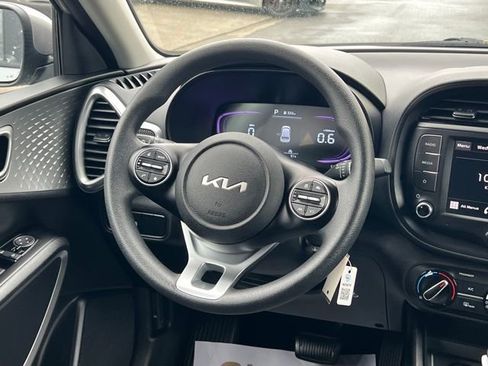 Certified 2025 Kia Soul LX w/ LX Technology Package image 14