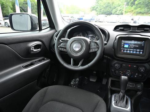 Used 2020 Jeep Renegade Altitude FWD image 11