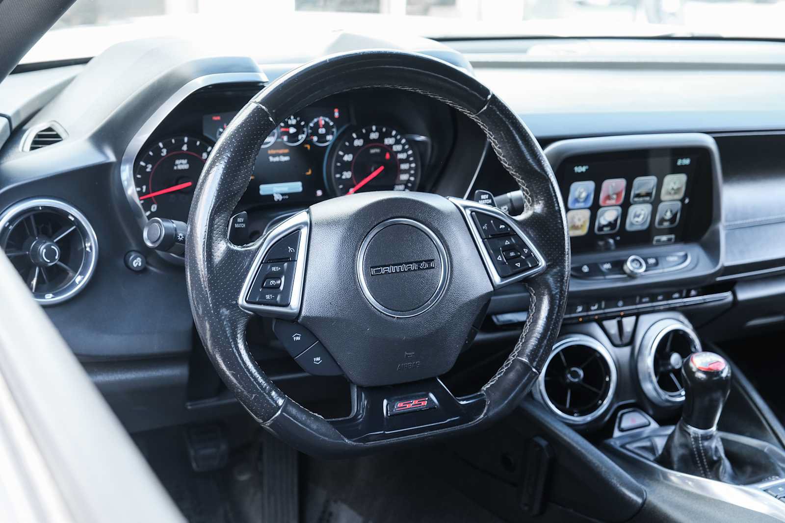 Used 2018 Chevrolet Camaro SS RWD image 24