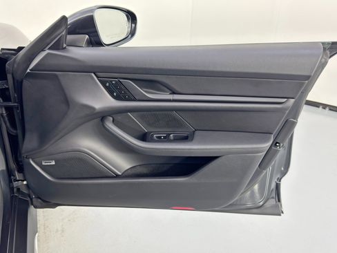 Used 2023 Porsche Taycan 4S w/ Technology Package image 46