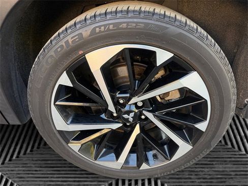 Used 2022 Mitsubishi Outlander SE image 35