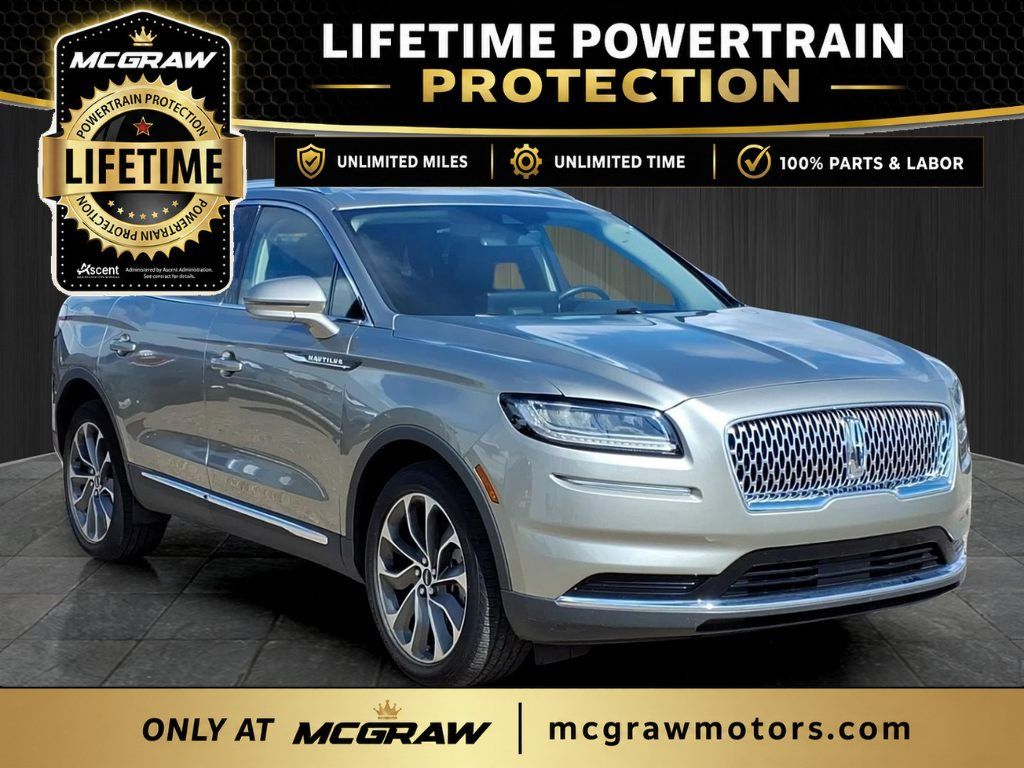 Used 2023 Lincoln Nautilus Reserve AWD/4WD image 3