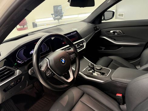 Used 2019 BMW 330i Sedan w/ Premium Package RWD image 4