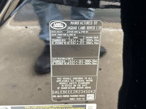 Used 2024 Land Rover Defender 110 V8 AWD/4WD image 40