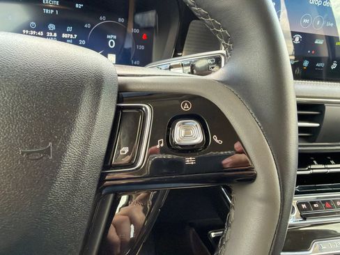 Used 2025 Lincoln Corsair FWD image 22