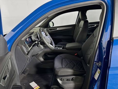 New 2025 Volkswagen Atlas Cross Sport SE image 11
