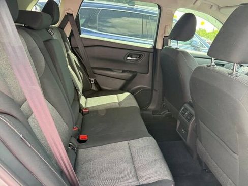 Used 2025 Nissan Rogue SV AWD/4WD image 15