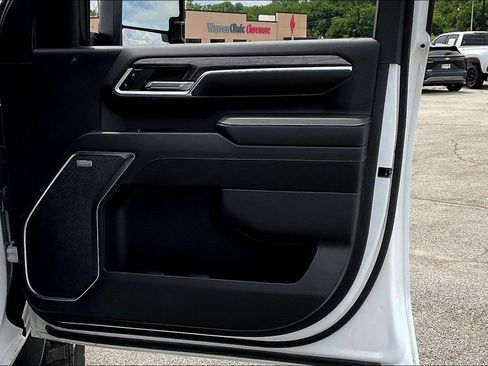 Used 2024 Chevrolet Silverado 3500 LTZ w/ LTZ Plus Package AWD/4WD image 19