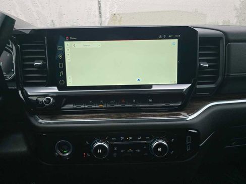 Used 2023 GMC Sierra 1500 SLE image 13