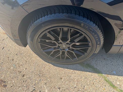 Used 2019 Ford Edge Titanium w/ Equipment Group 301A AWD/4WD image 28