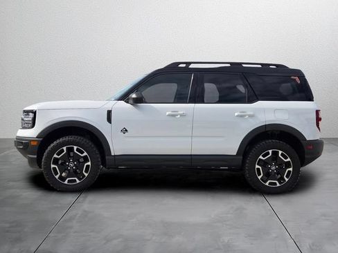 Used 2022 Ford Bronco Sport Outer Banks w/ Tech Package AWD/4WD image 2