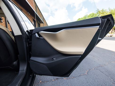 Used 2014 Tesla Model S 85 image 15