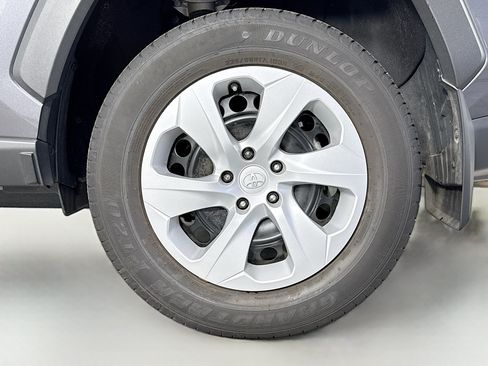Certified 2024 Toyota RAV4 LE AWD/4WD image 30