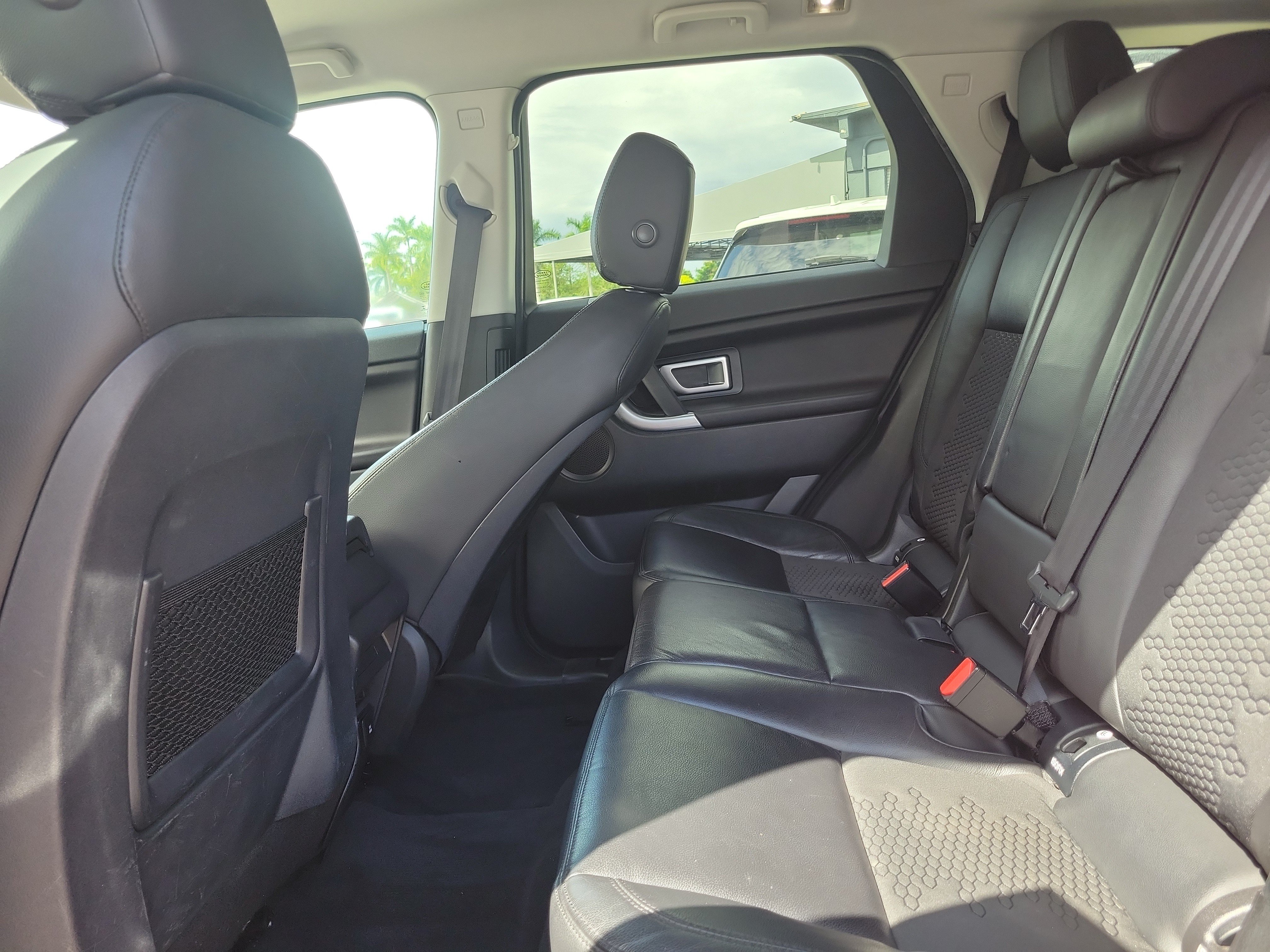 Used 2019 Land Rover Discovery Sport SE AWD/4WD image 14