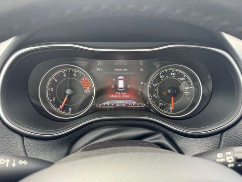 Used 2021 Jeep Cherokee Limited image 16