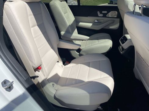 Used 2024 Mercedes-Benz GLS 450 4MATIC image 23