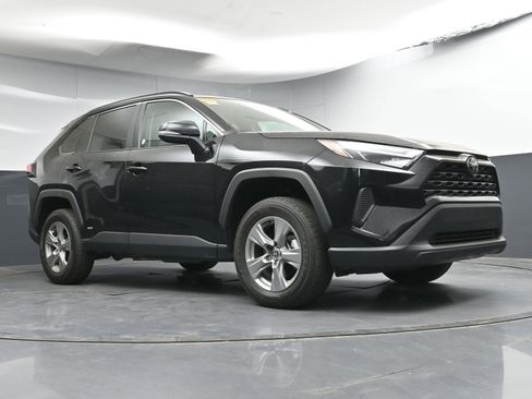 Used 2025 Toyota RAV4 XLE image 24
