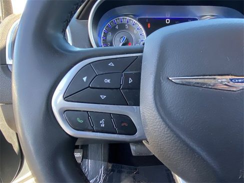 Used 2022 Chrysler 300 Touring w/ Sport Appearance Package image 8