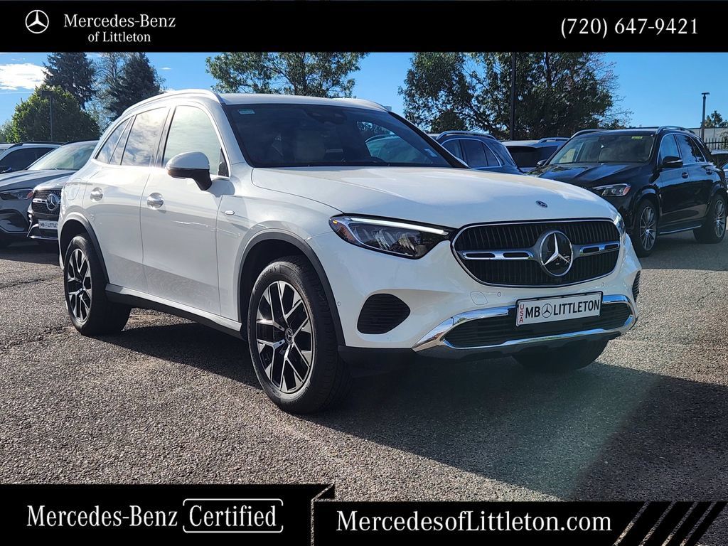 Certified 2025 Mercedes-Benz GLC 350e 4MATIC image 3